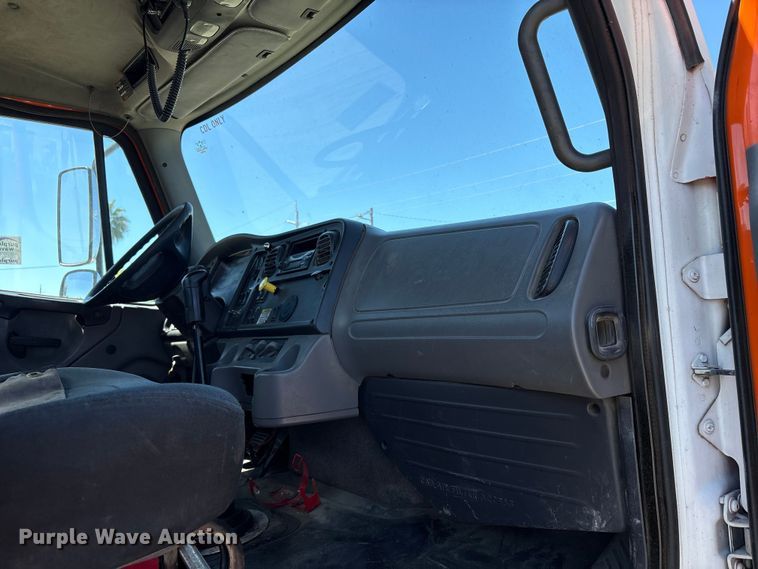 image for item EA0003 2012 Freightliner Business Class M2 truck cab and chassis