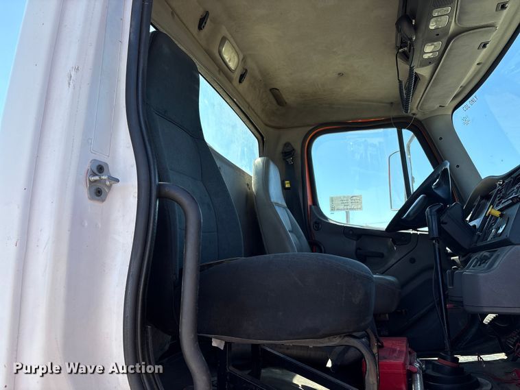 image for item EA0003 2012 Freightliner Business Class M2 truck cab and chassis