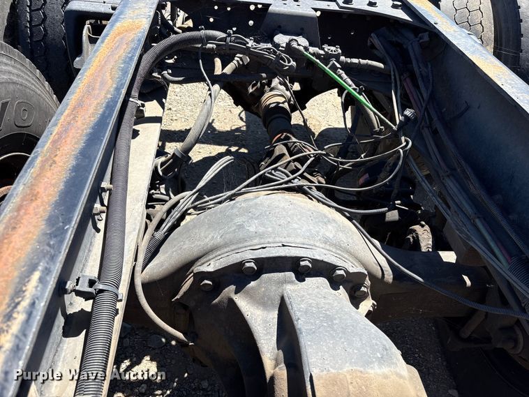 image for item EA0003 2012 Freightliner Business Class M2 truck cab and chassis