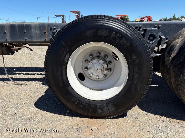 image for item EA0003 2012 Freightliner Business Class M2 truck cab and chassis