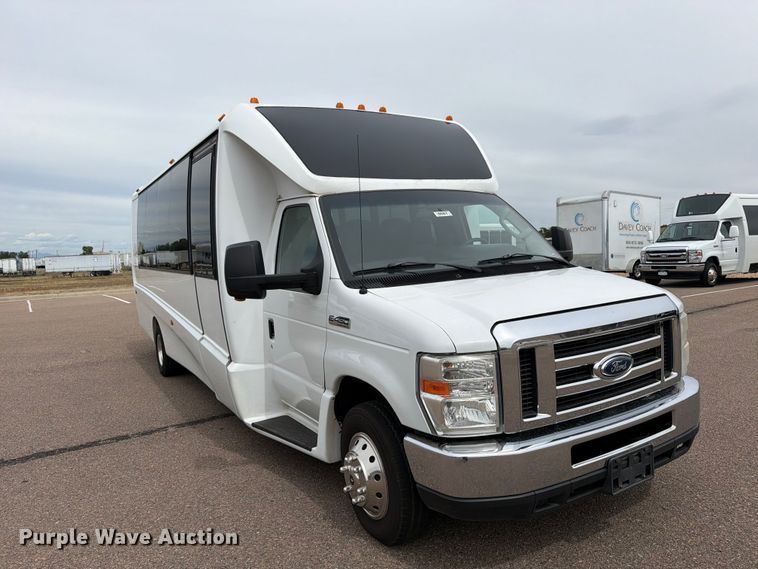 image for item ED0183 2017 Ford E450 Super Duty shuttle bus
