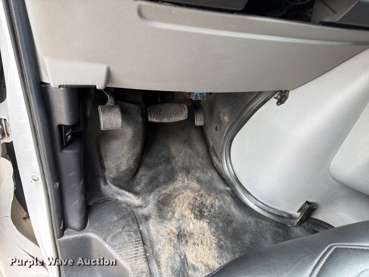 image for item ED0183 2017 Ford E450 Super Duty shuttle bus