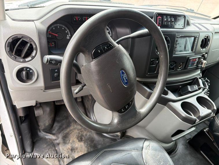 image for item ED0183 2017 Ford E450 Super Duty shuttle bus