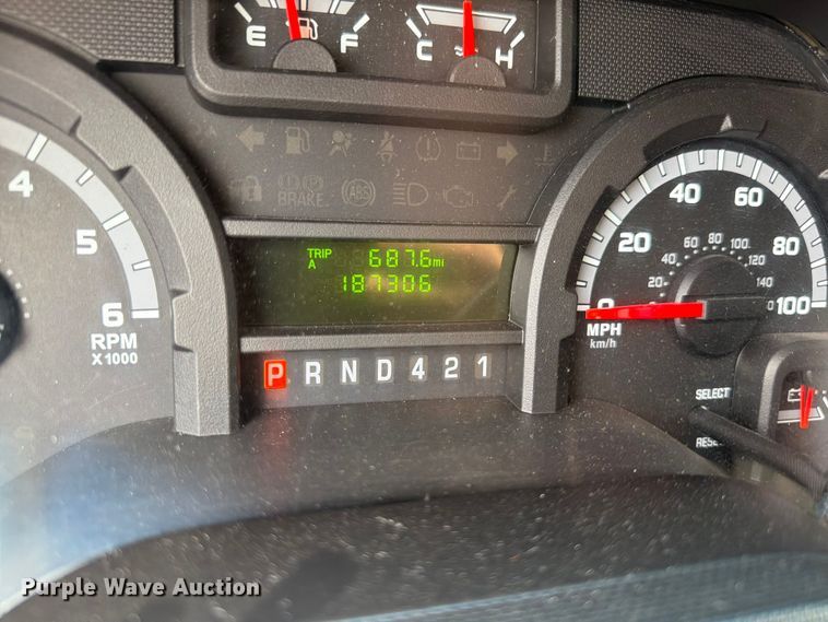 image for item ED0183 2017 Ford E450 Super Duty shuttle bus
