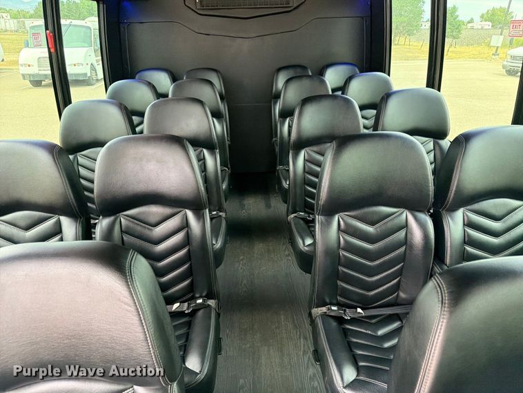 image for item ED0183 2017 Ford E450 Super Duty shuttle bus