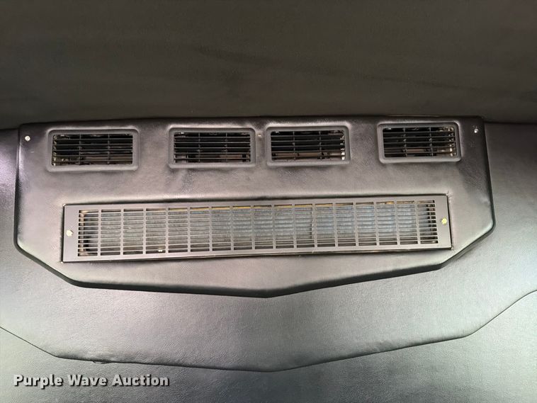 image for item ED0183 2017 Ford E450 Super Duty shuttle bus