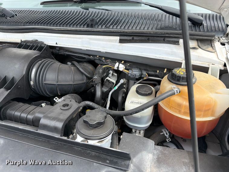 image for item ED0183 2017 Ford E450 Super Duty shuttle bus