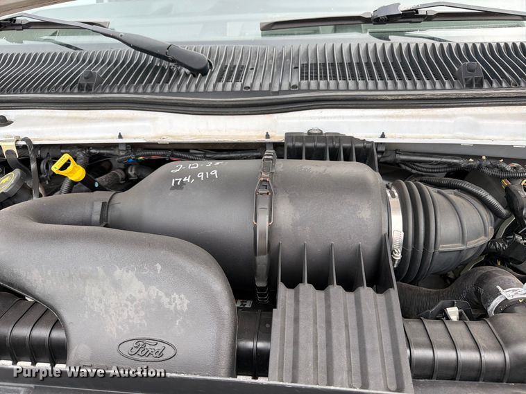 image for item ED0183 2017 Ford E450 Super Duty shuttle bus