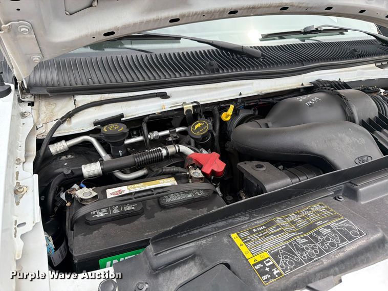 image for item ED0183 2017 Ford E450 Super Duty shuttle bus