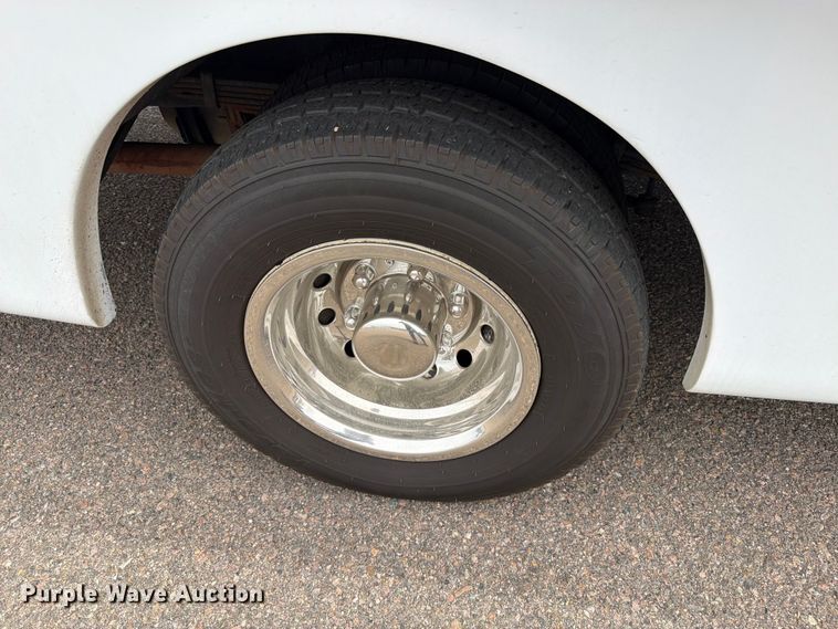image for item ED0183 2017 Ford E450 Super Duty shuttle bus