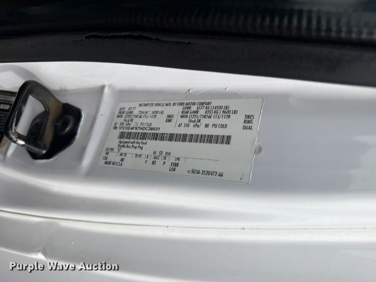 image for item ED0183 2017 Ford E450 Super Duty shuttle bus