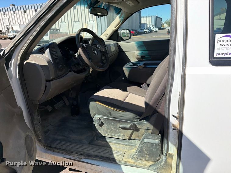 image for item ED0191 2009 Chevrolet Silverado 1500 Ext. Cab pickup truck