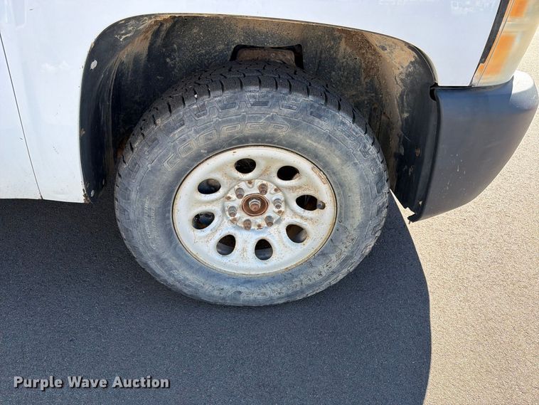 image for item ED0191 2009 Chevrolet Silverado 1500 Ext. Cab pickup truck