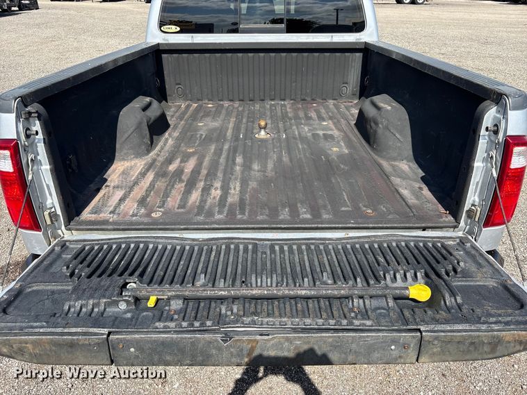 image for item EG9203 2014 Ford F350 Super Duty Crew Cab pickup truck