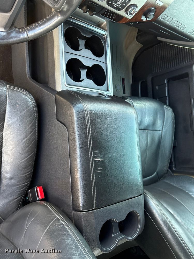 image for item EG9203 2014 Ford F350 Super Duty Crew Cab pickup truck