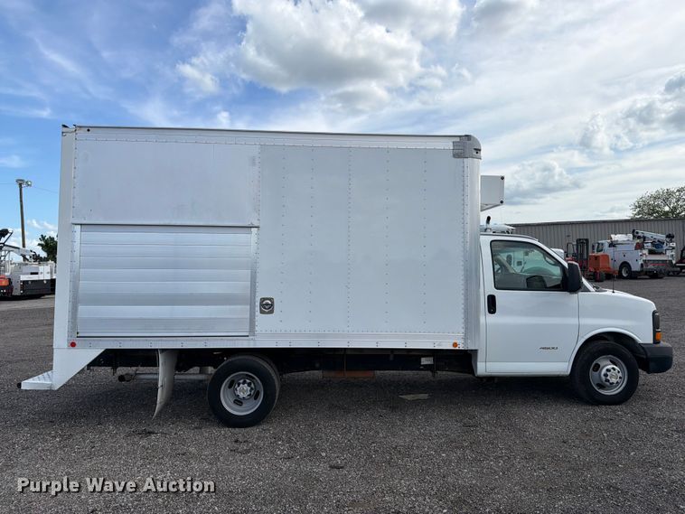 image for item EG9260 2015 Chevrolet Express 4500 refrigerated delivery truck