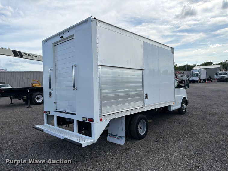 image for item EG9260 2015 Chevrolet Express 4500 refrigerated delivery truck