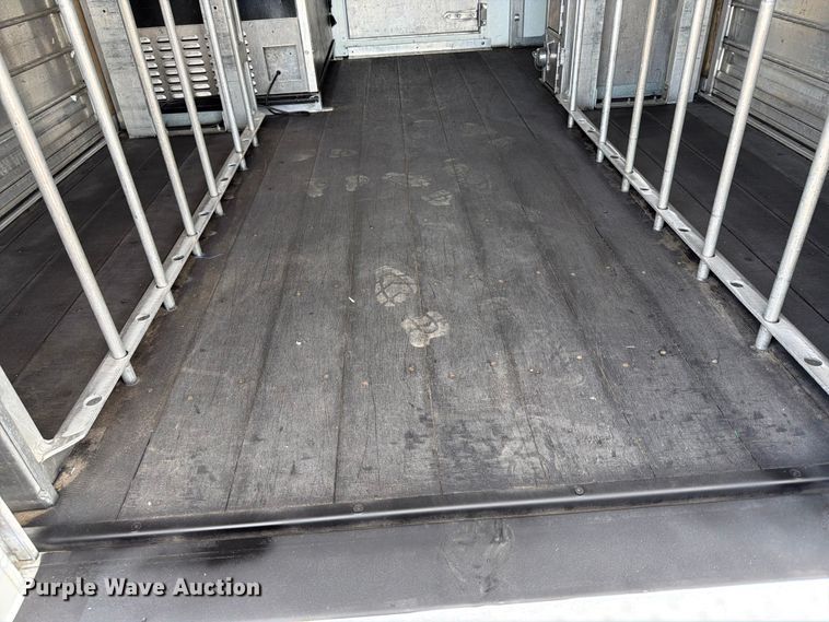 image for item EG9260 2015 Chevrolet Express 4500 refrigerated delivery truck