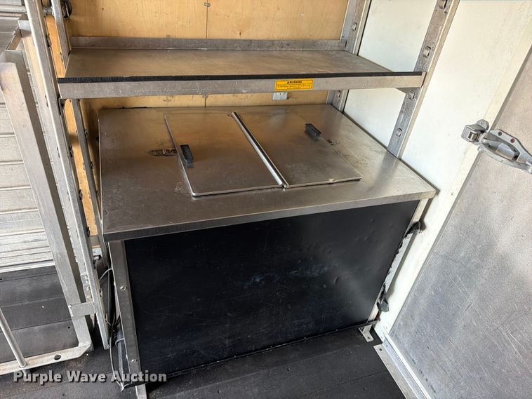 image for item EG9260 2015 Chevrolet Express 4500 refrigerated delivery truck