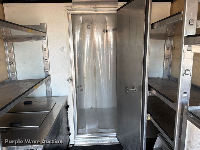 image for item EG9260 2015 Chevrolet Express 4500 refrigerated delivery truck