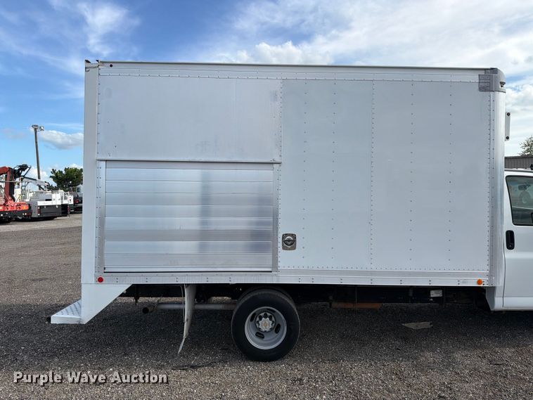 image for item EG9260 2015 Chevrolet Express 4500 refrigerated delivery truck