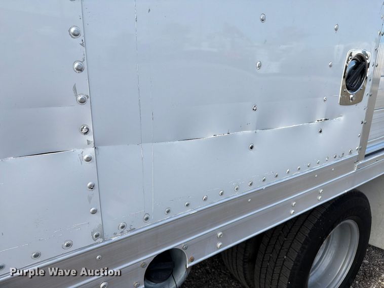 image for item EG9260 2015 Chevrolet Express 4500 refrigerated delivery truck