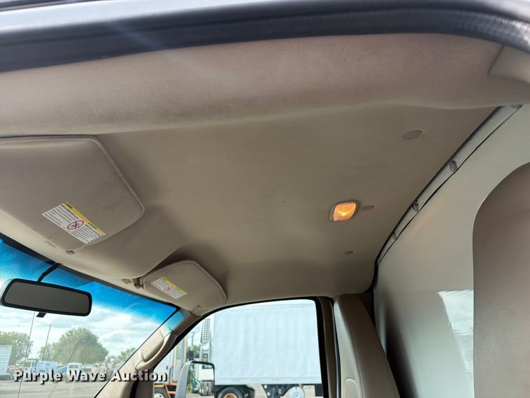 image for item EG9260 2015 Chevrolet Express 4500 refrigerated delivery truck