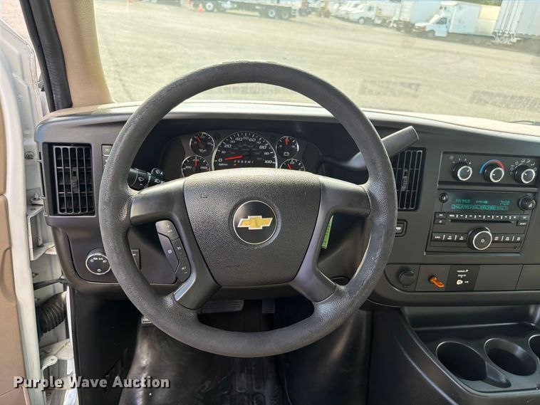 image for item EG9260 2015 Chevrolet Express 4500 refrigerated delivery truck