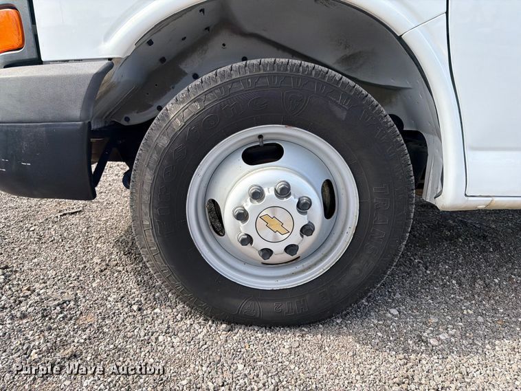image for item EG9260 2015 Chevrolet Express 4500 refrigerated delivery truck