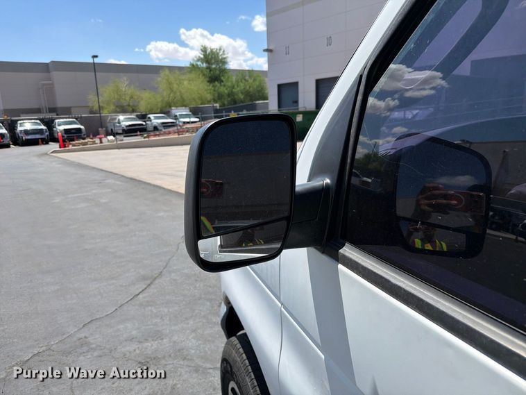 image for item EL2643 2004 Ford E250 van