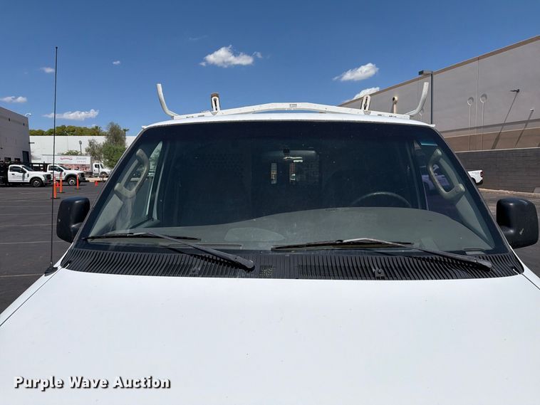 image for item EL2643 2004 Ford E250 van