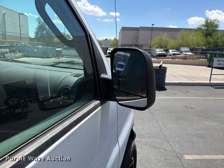 image for item EL2643 2004 Ford E250 van