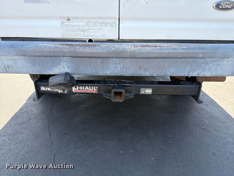 image for item EL2643 2004 Ford E250 van