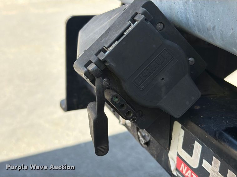 image for item EL2643 2004 Ford E250 van