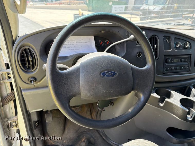 image for item EL2643 2004 Ford E250 van