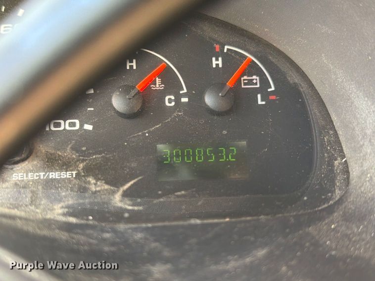 image for item EL2643 2004 Ford E250 van