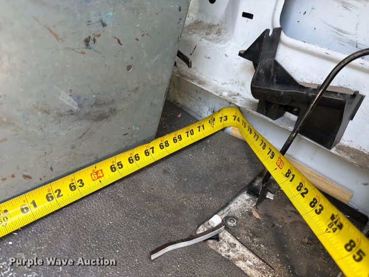 image for item EL2643 2004 Ford E250 van