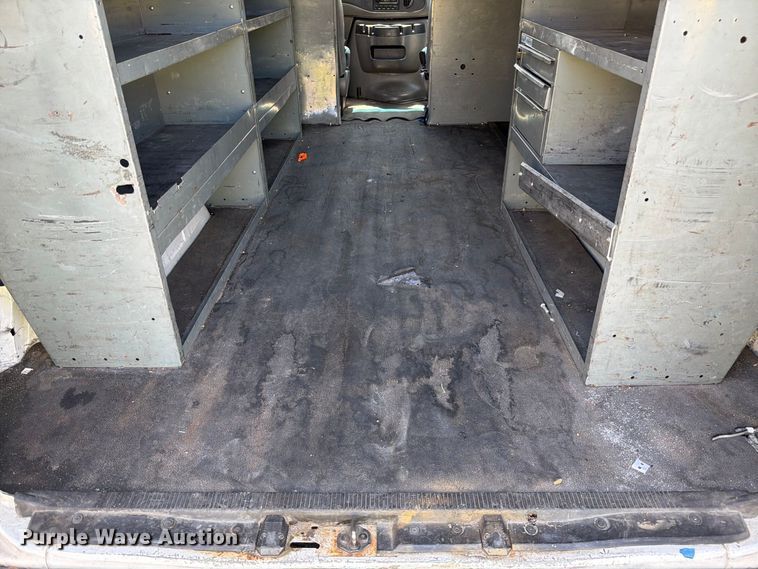 image for item EL2643 2004 Ford E250 van
