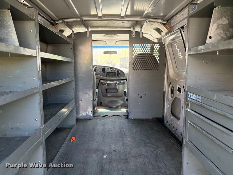 image for item EL2643 2004 Ford E250 van