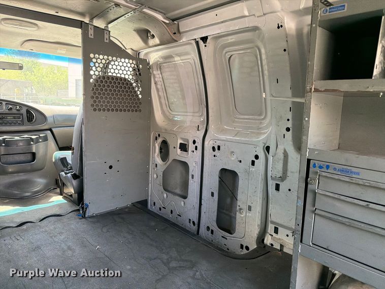 image for item EL2643 2004 Ford E250 van