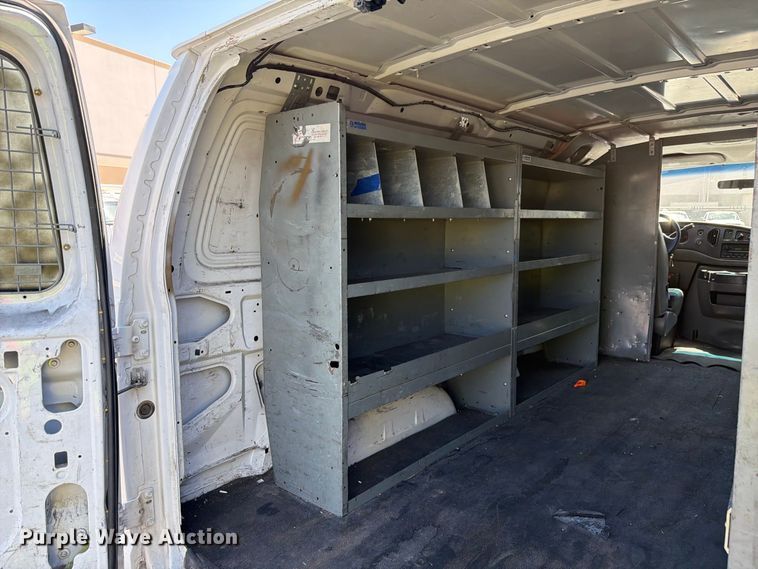 image for item EL2643 2004 Ford E250 van