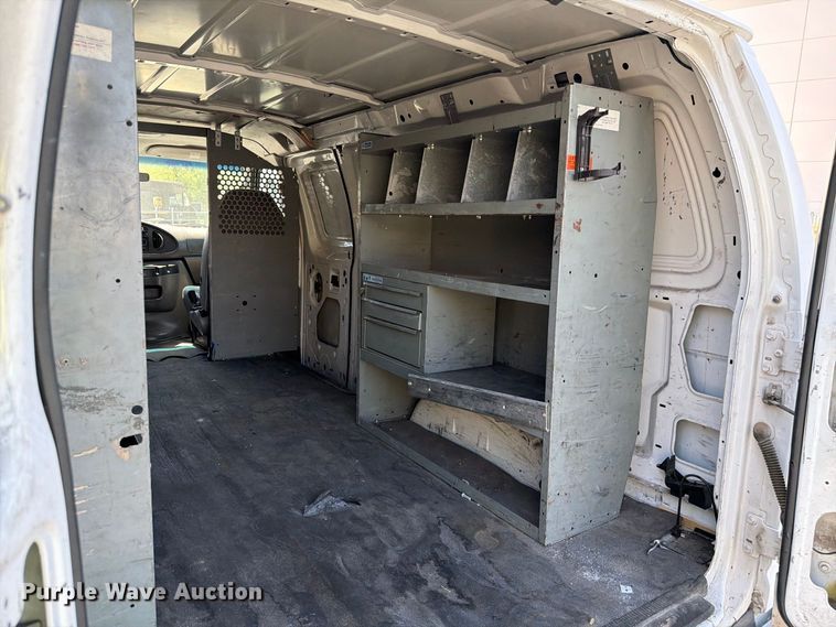 image for item EL2643 2004 Ford E250 van