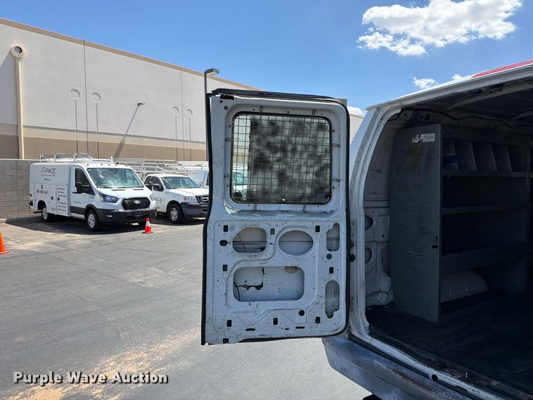 image for item EL2643 2004 Ford E250 van