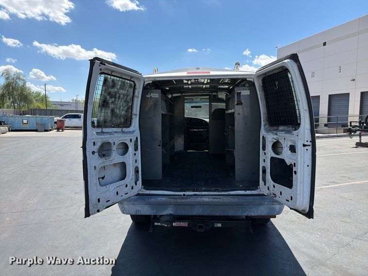 image for item EL2643 2004 Ford E250 van
