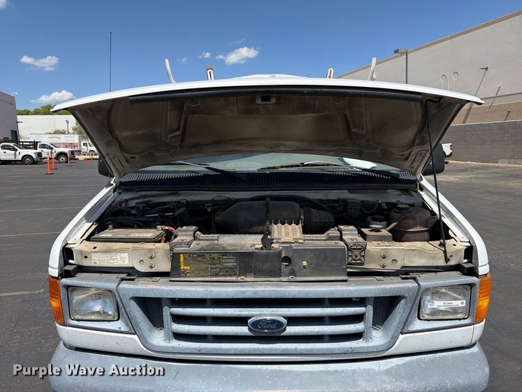 image for item EL2643 2004 Ford E250 van