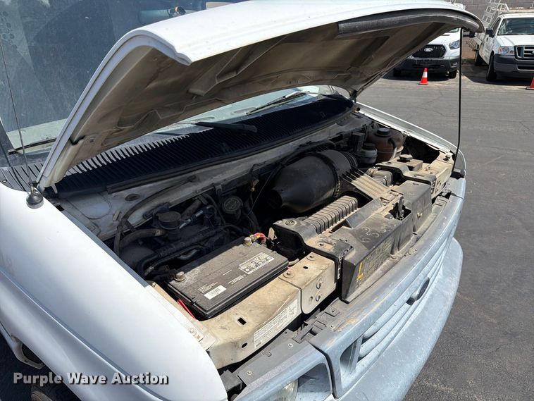image for item EL2643 2004 Ford E250 van