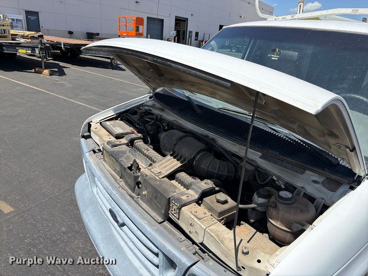 image for item EL2643 2004 Ford E250 van