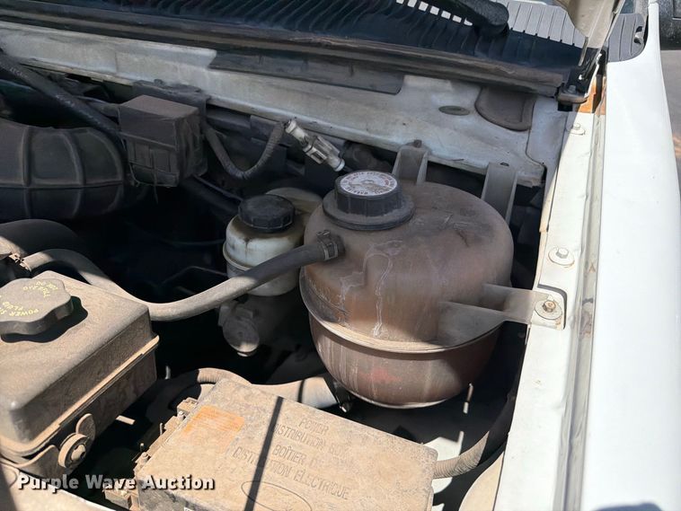 image for item EL2643 2004 Ford E250 van