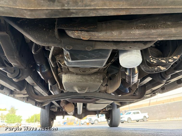 image for item EL2643 2004 Ford E250 van