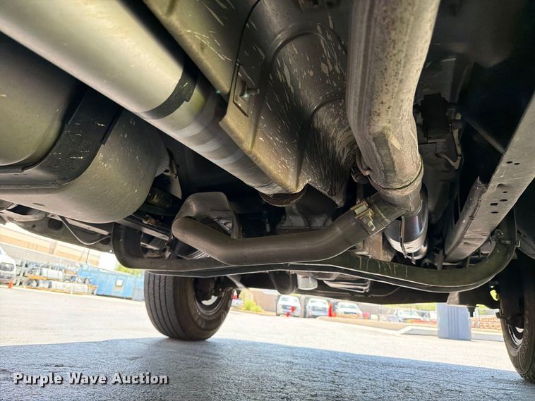 image for item EL2643 2004 Ford E250 van